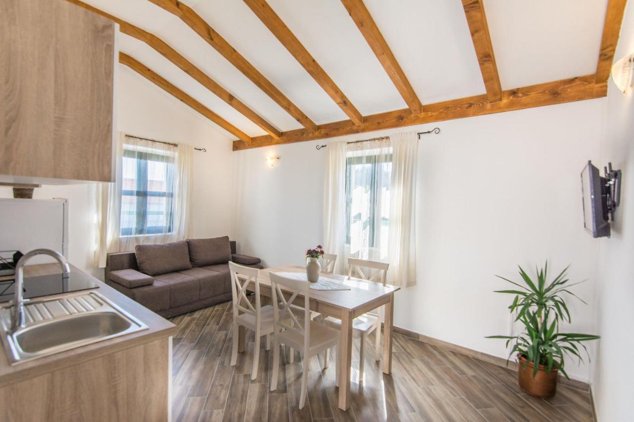 Apartments Tarragon Ugrinici Zewnętrze zdjęcie