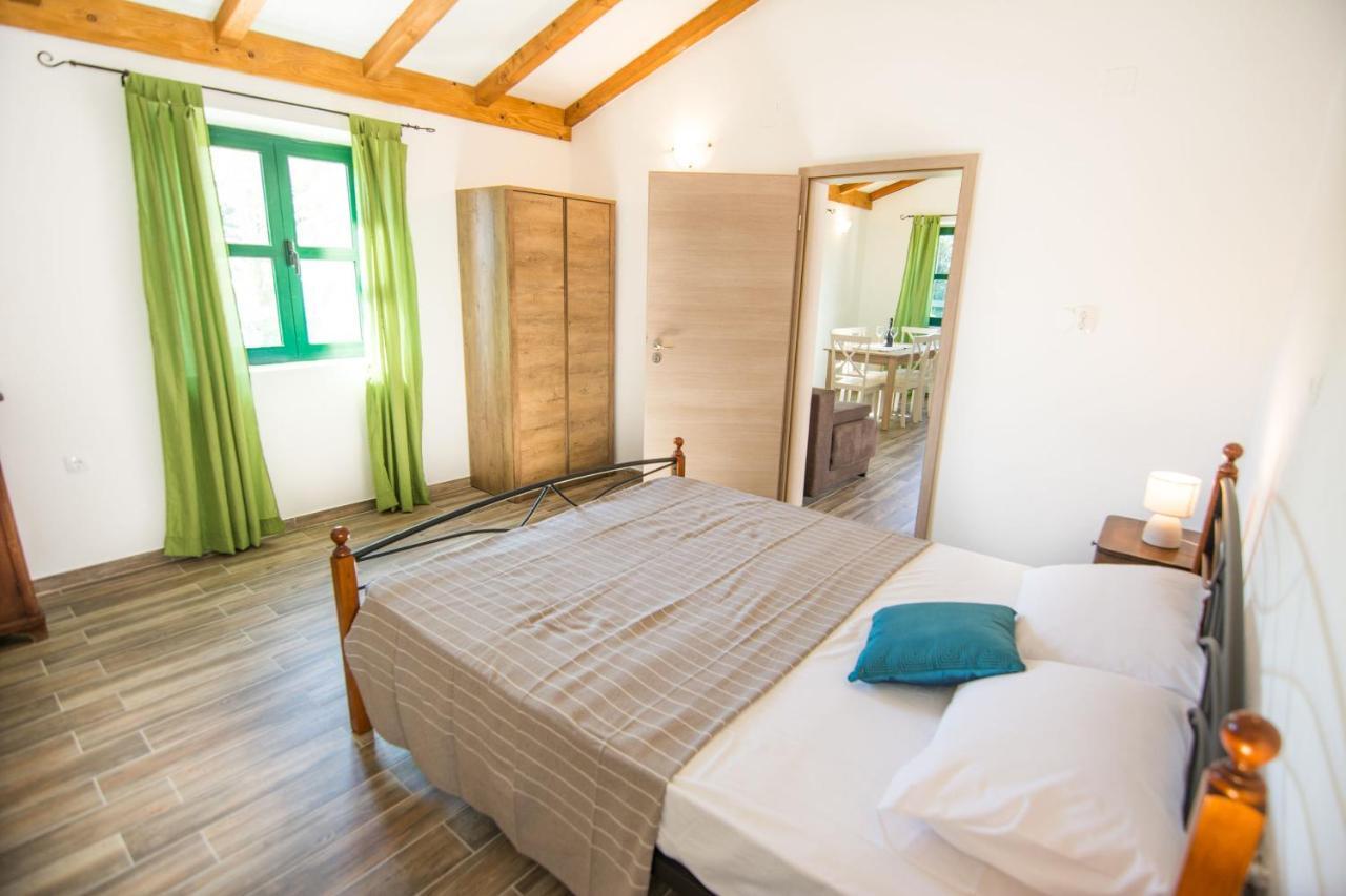 Apartments Tarragon Ugrinici Zewnętrze zdjęcie