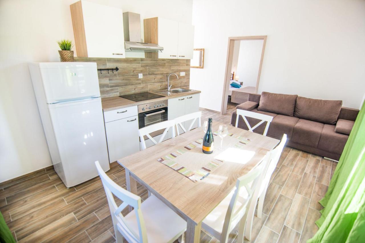 Apartments Tarragon Ugrinici Zewnętrze zdjęcie