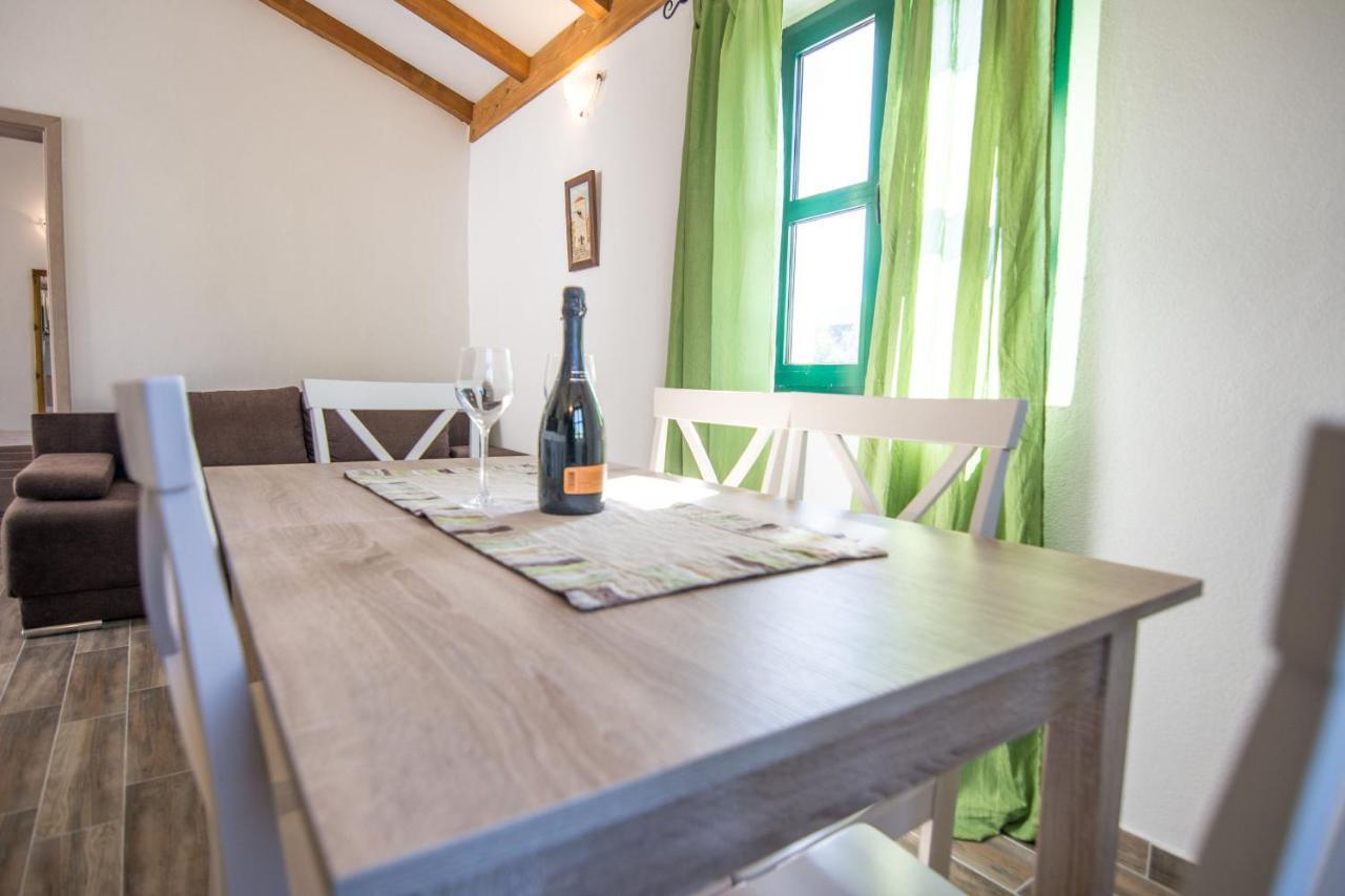 Apartments Tarragon Ugrinici Zewnętrze zdjęcie