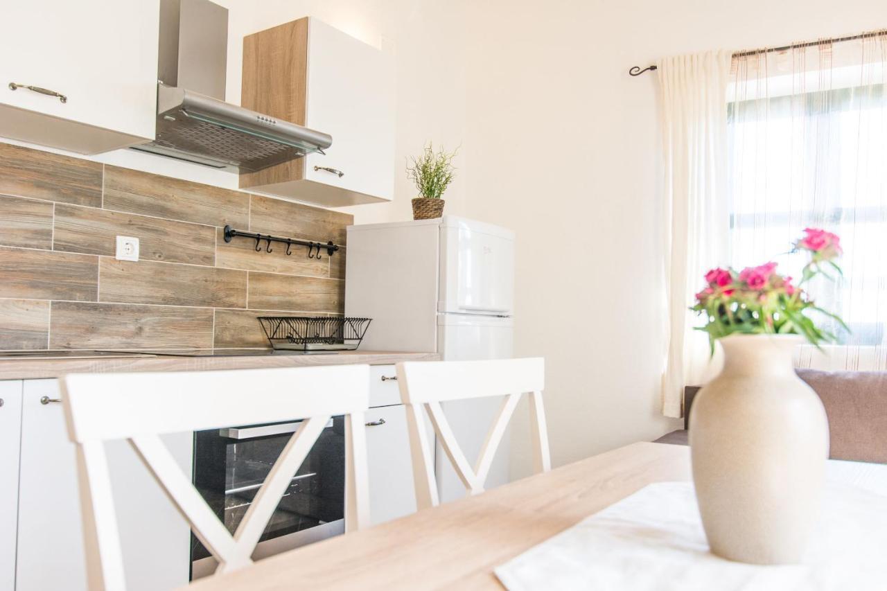 Apartments Tarragon Ugrinici Zewnętrze zdjęcie
