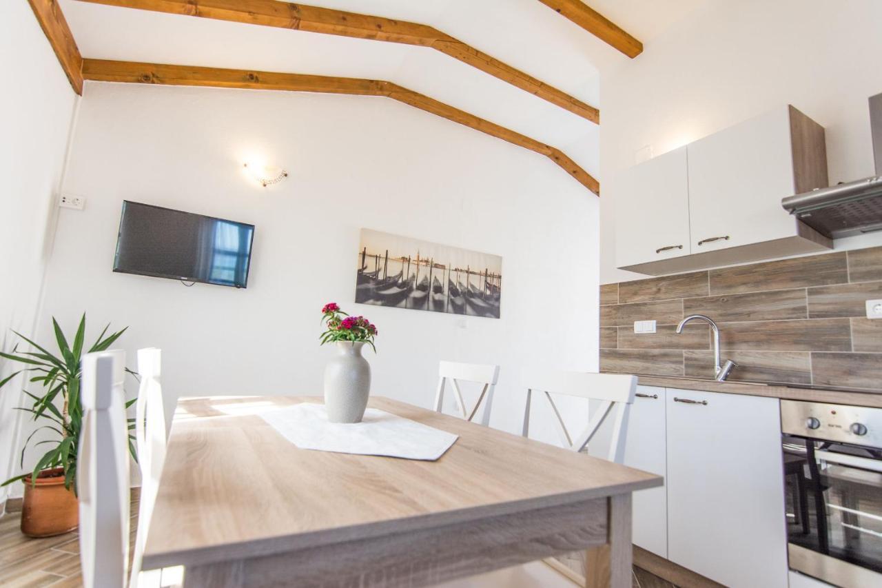 Apartments Tarragon Ugrinici Zewnętrze zdjęcie